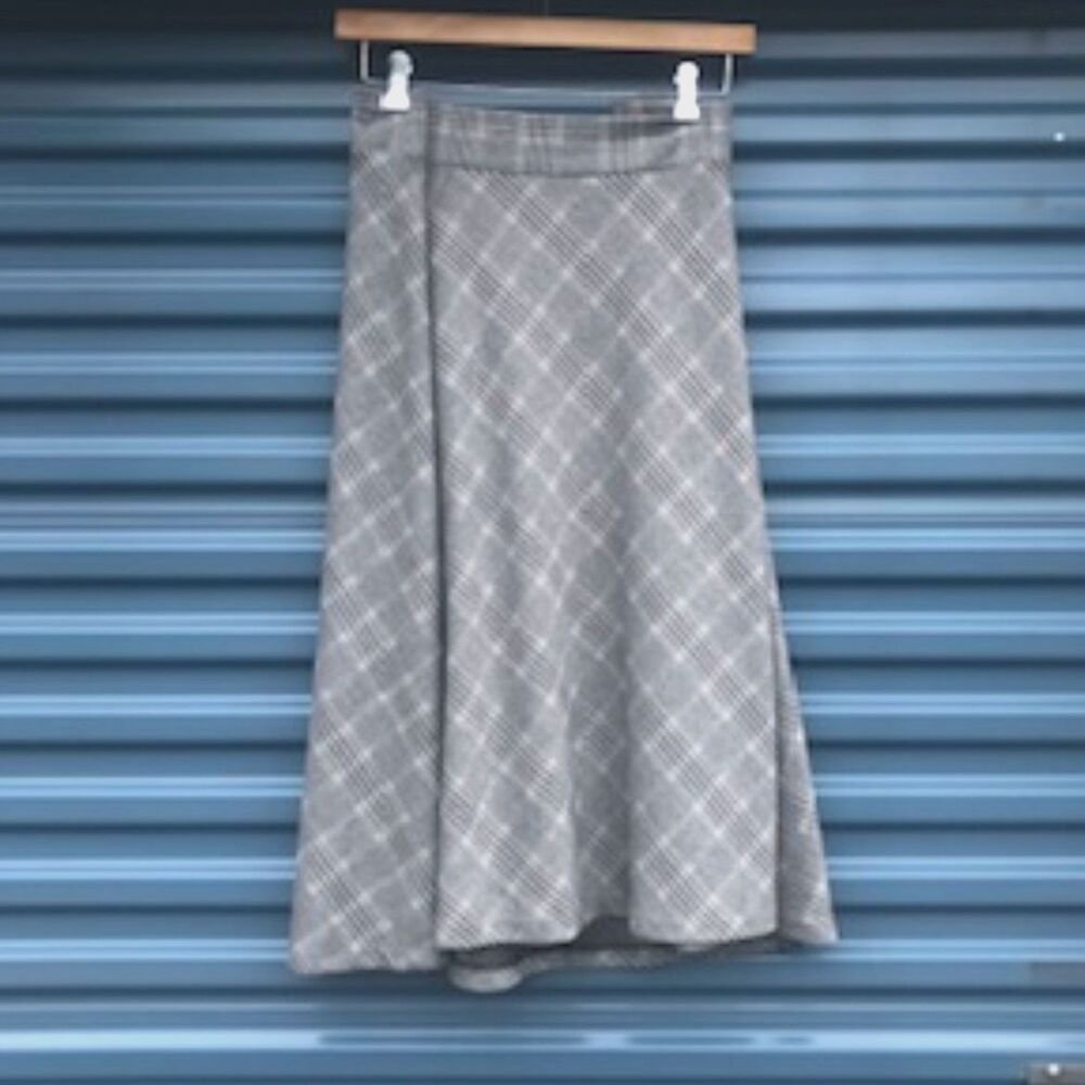 Size: 24/26W 3x Women's Pleated Skirt . Christopher & Banks . New w. Tags
